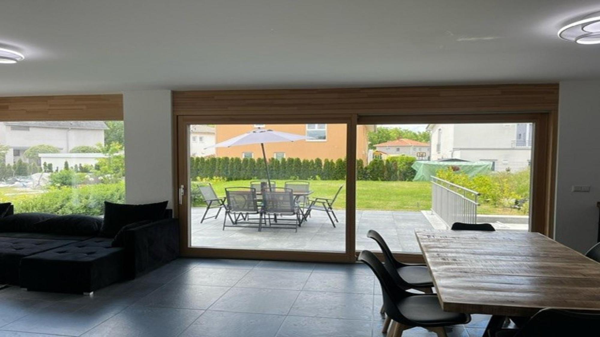 Moderne Ferienwohnung Sonnenbuehl Singen Exterior photo
